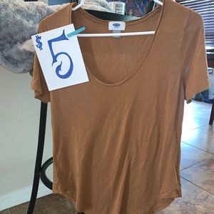 S old navy T shirt